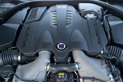 B8