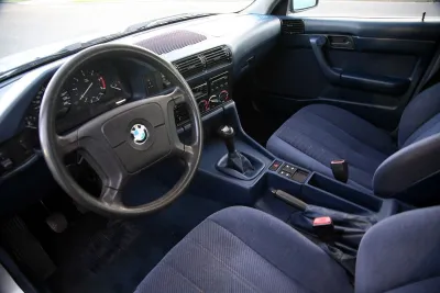 525