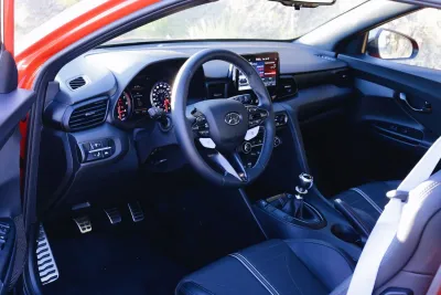 VELOSTER