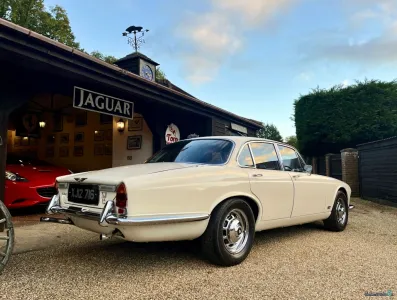 XJ12