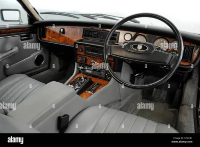 XJ12