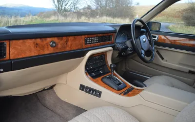 XJ40