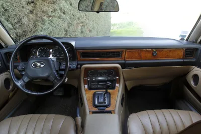 XJ40