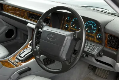 XJ40