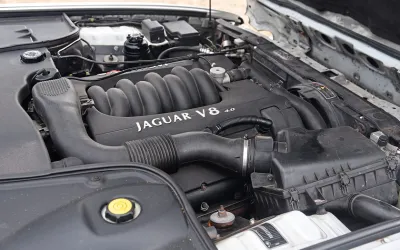 XJ8