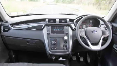 KUV100