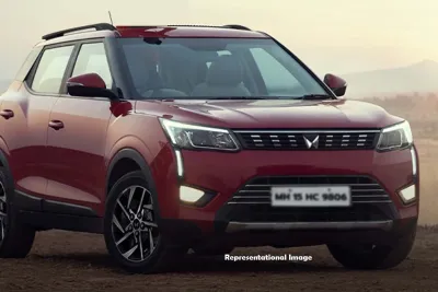 XUV300