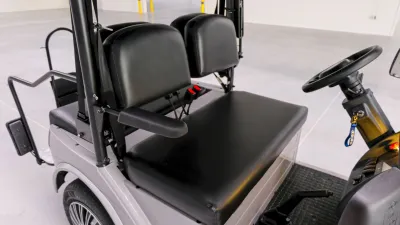 943