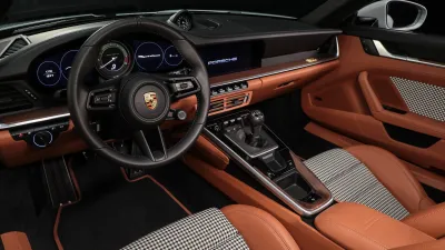 911