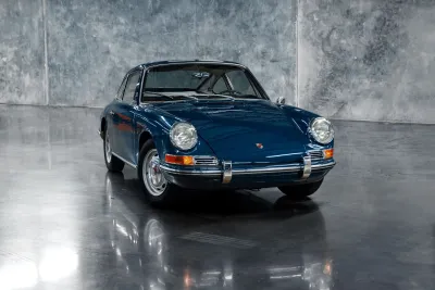 912