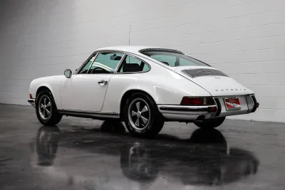 912