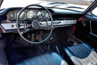 912