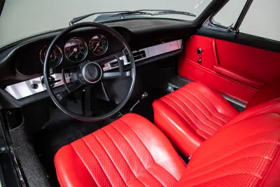 912