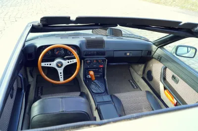 924