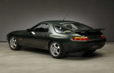 928