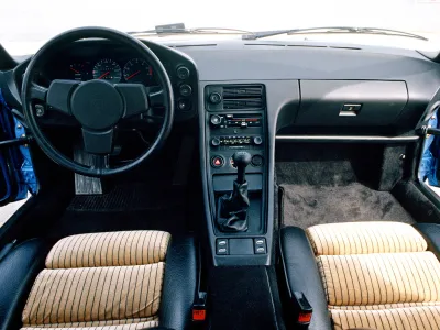 928