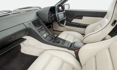 928