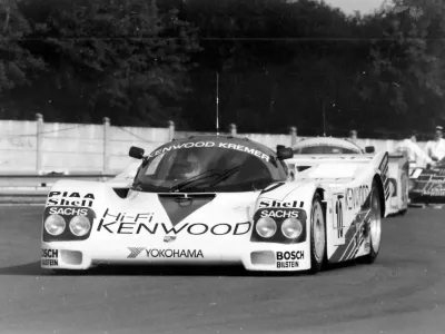 962
