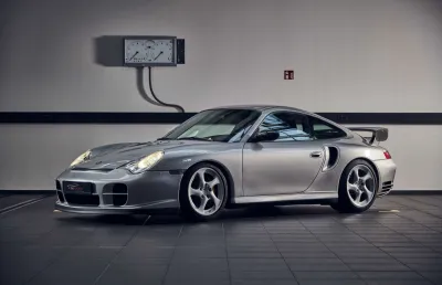 996