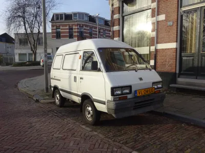 E10
