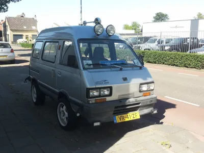 E10