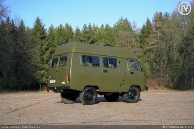 3962