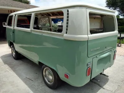 Bus