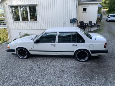 944