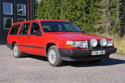 945