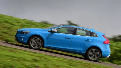 V40