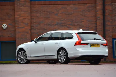 V90
